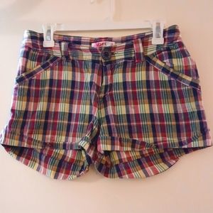 Women's Nori size 7 plaid shorts